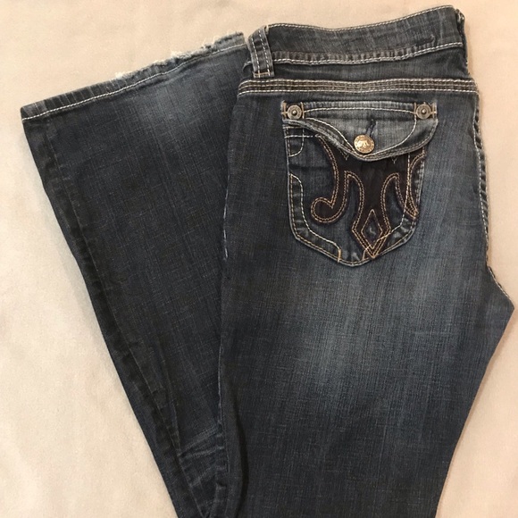 Buckle Jeans - Picture 4 of 5